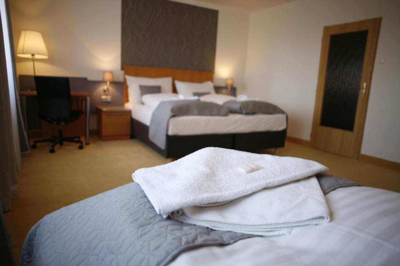 Hotel Pod Vlekem Loučná pod Klínovcem Zewnętrze zdjęcie