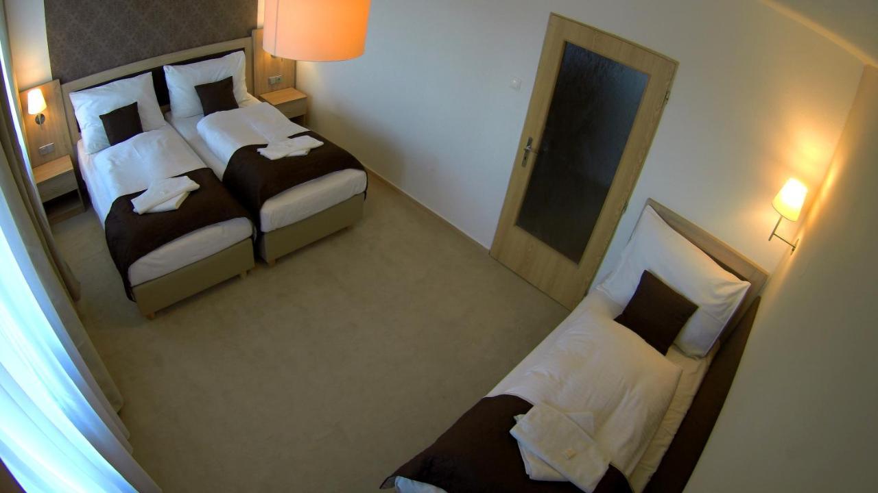 Hotel Pod Vlekem Loučná pod Klínovcem Zewnętrze zdjęcie