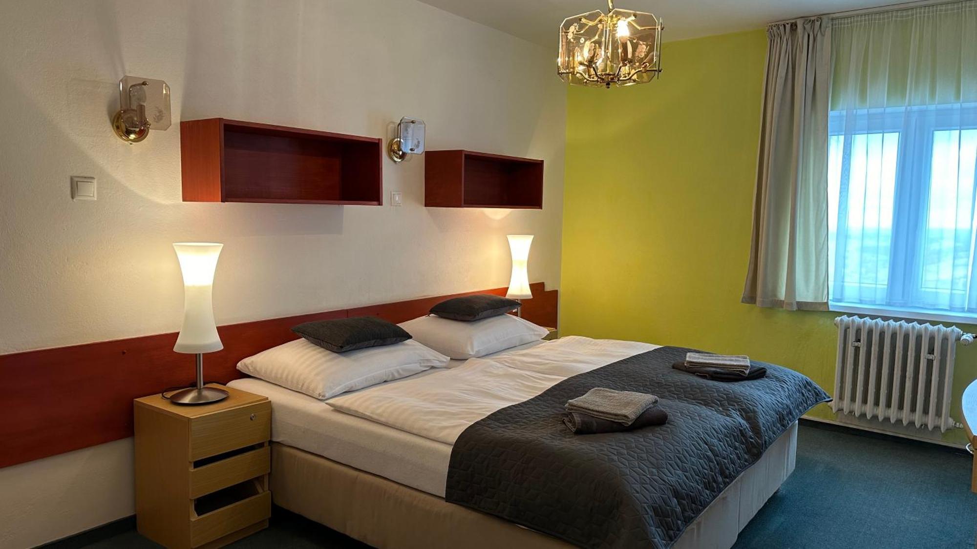 Hotel Pod Vlekem Loučná pod Klínovcem Zewnętrze zdjęcie